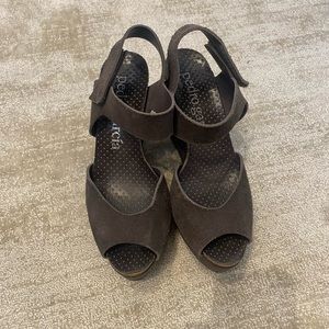 Pedro Garcia Grey Suede Wedges SZ 39